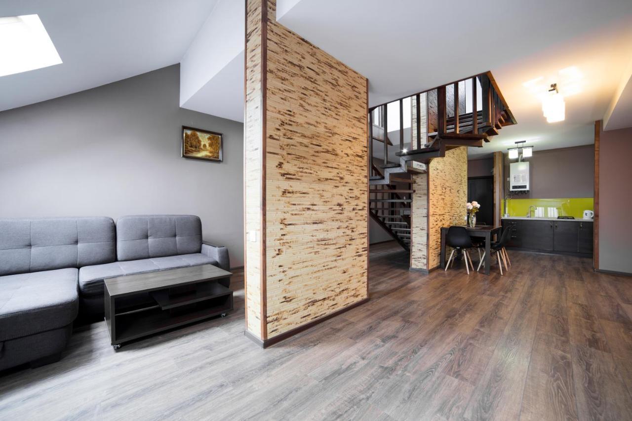 Apartments On Mitny Square Лвив Екстериор снимка