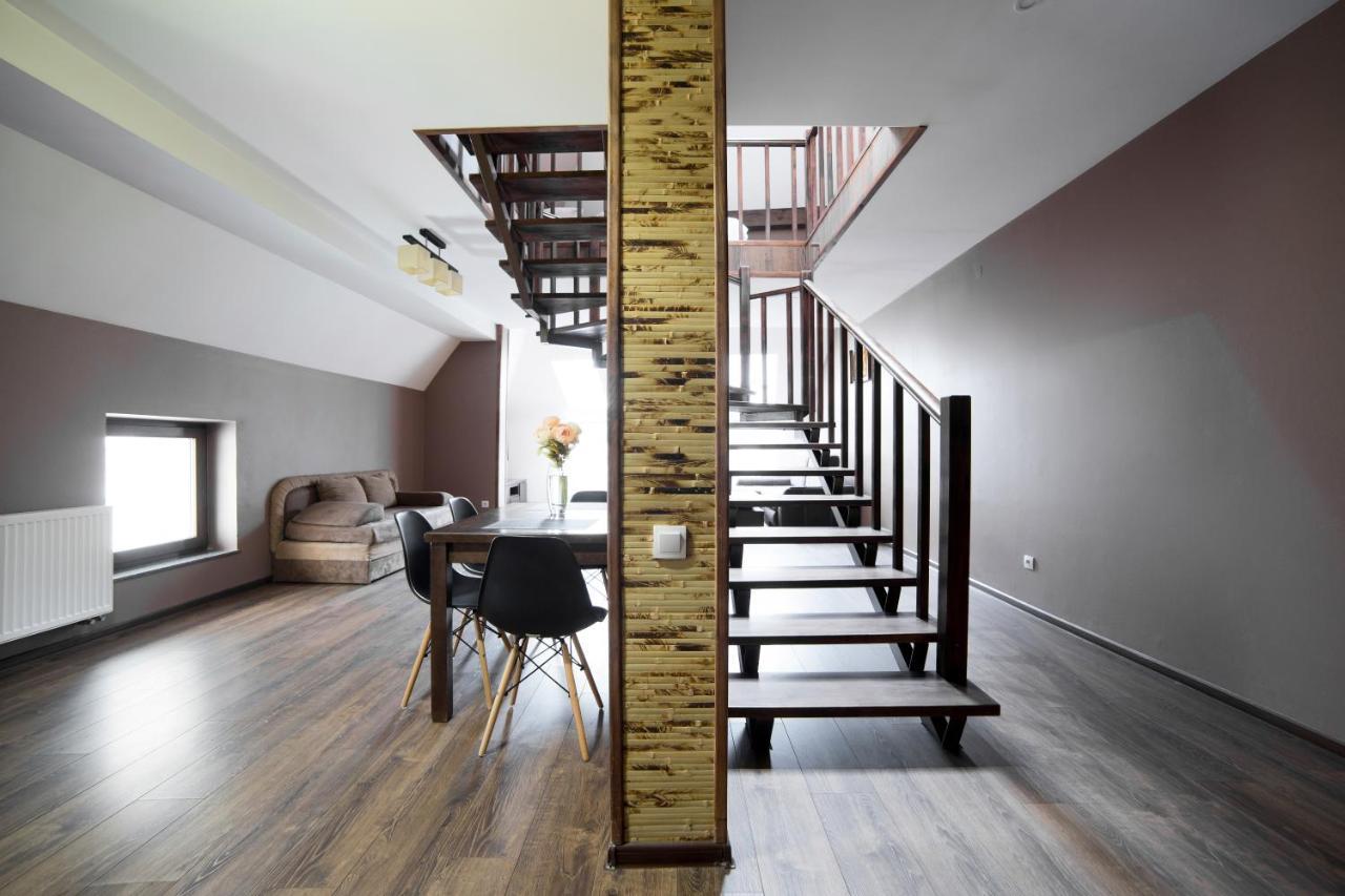 Apartments On Mitny Square Лвив Екстериор снимка